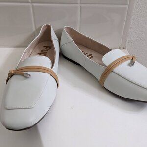 Hush Puppies Alice Off-White Loafer - Size 7.5